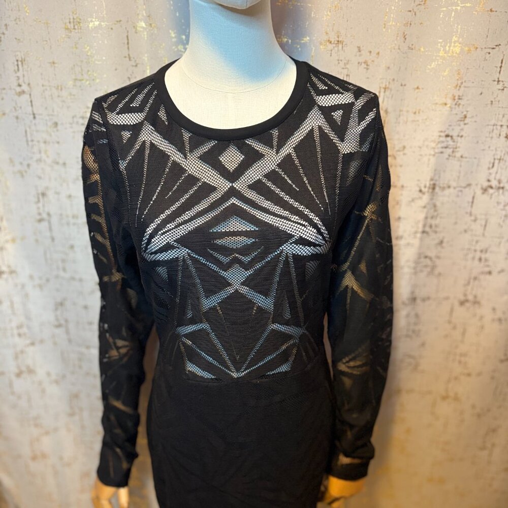 Plus Size, Fashion to Figure Black Laced Dress - Picture 5 of 10
